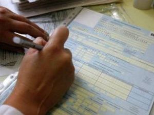 В Удачном врач оформила поддельный больничный мужчине, находящемуся в изоляторе