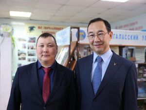 Айсен Николаев поблагодарил коллектив библиотеки-музея ямщицкой культуры в Хангаласском районе