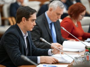 Трутнев рассмотрел вопрос реконструкции аэропортов Дальнего Востока