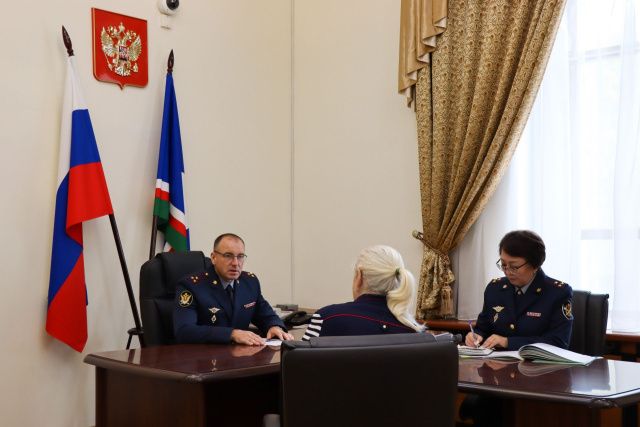 Начальник УФСИН Василий Седрисев провел прием граждан в приемной Президента Российской Федерации в Республике Саха (Якутия)