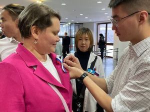 В Якутии Волонтёры Победы провели акцию «Триколор» в честь Дня народного единства