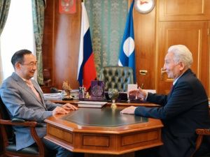 Глава Якутии встретился с Почетным гражданином республики Климентом Ивановым
