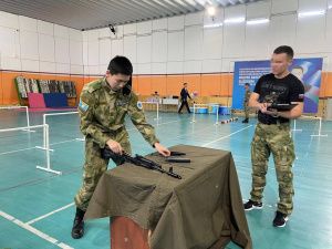 В Якутске прошла военизированная эстафета памяти омоновца Андрея Ощепкова