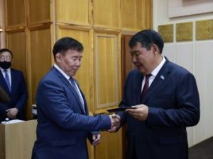 Ил Тумэн подтвердил полномочия нового депутата Якутии