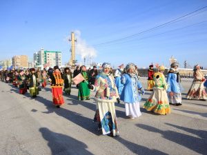 Народные мастера прошествовали по улицам Якутска