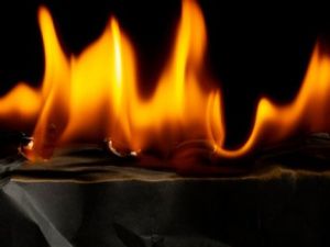 В Якутске хозяин автомастерской выплатит соседу около 1,5 млн рублей за поврежденное огнем имущество