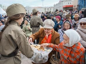 В Якутске «солдатской кашей» угостили тысячу человек