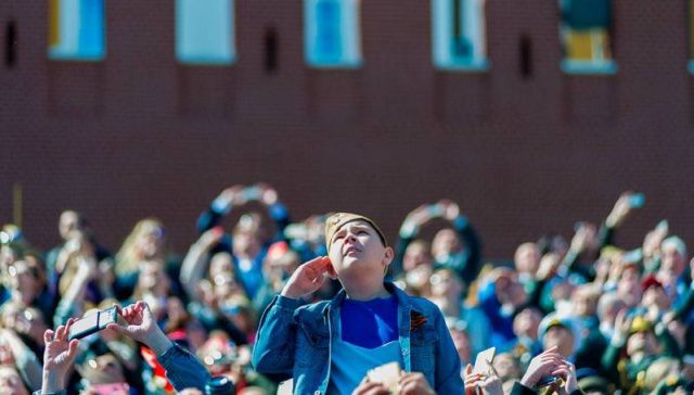 Источник сообщил, что решение о переносе парада Победы принято