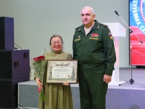 За неделю военным передано восемь транспортных средств из Якутии