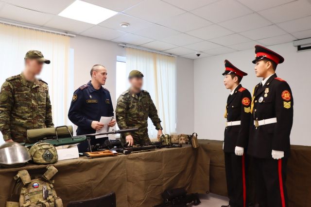 Сотрудники спецназа "Белый медведь" приняли участие в фестивале "Армейский городок"