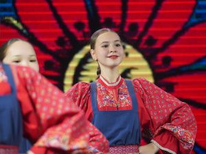 Ансамбль «Сюрприз» представил программу «Узоры единства»
