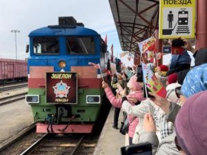 На станции Нижний Бестях встретили Эшелон Победы