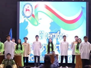 Сергей Местников провел урок государственности в Хатасской школе города Якутска