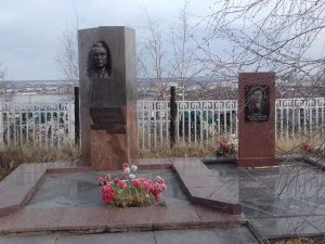 Радуница в Якутске. В этот день 70 тысяч якутян посетили городские кладбища