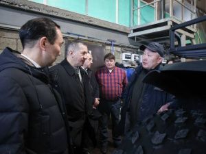 Визит Трутнева начался с посещения базы по производству квадроциклов