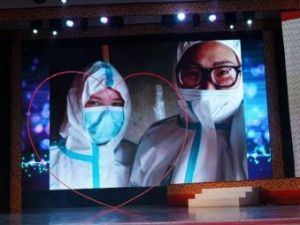 В Якутске наградили медиков красной зоны