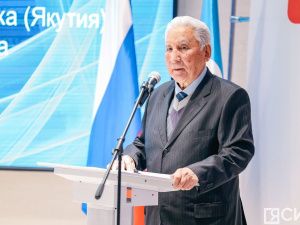 Собрание общественности провели в Якутии в память о первом президенте республики