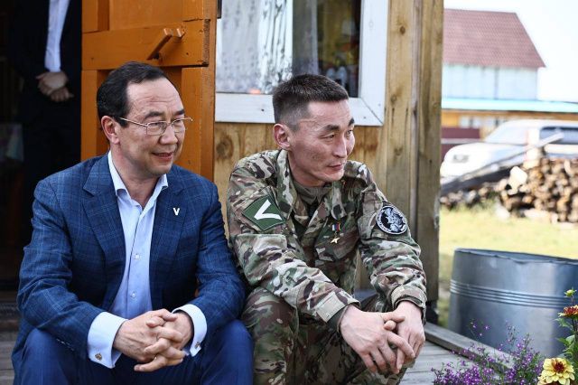 Глава Якутии выразил слова благодарности родителям Героя России Алексея Неустроева