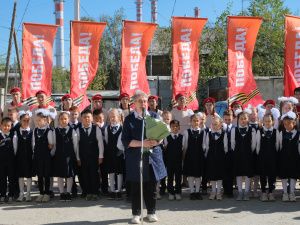 В Якутске «Вечный огонь» пришел во двор к ветеранам: акция «Поём двором» 