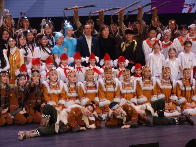 Гала-концерт финалистов фестиваля молодежного творчества «Путь к звездам. 100-летие ЯАССР» состоялся в Якутске