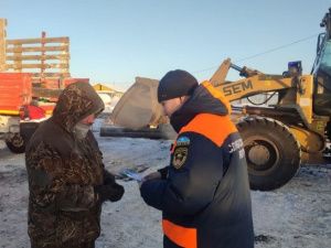 Спасатели рассказывают населению, как не допустить переохлаждения и оказать первую помощь при обморожениях 