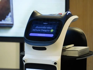 В SMART-библиотеке Якутска открыли стенд выдающегося писателя Николая Неустроева