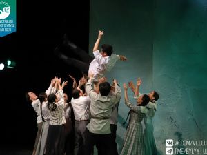 В Саха театре успешно прошла премьера спектакля «Над вечным покоем»