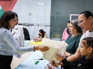 В Якутске прошел мастер-класс «Букет для мамы» в честь Дня матери в республике