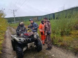 В Якутии пожилая женщина хотела сократить путь до остановки и заблудилась в лесу, где провела ночь