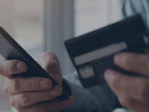 В Алданском районе мошенники обманули троих жителей на полмиллиона рублей