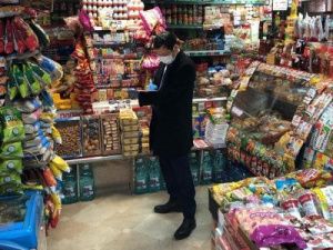 В Якутске продолжается ежедневный мониторинг объектов торговли на предмет соблюдения мер профилактики коронавирусной инфекции