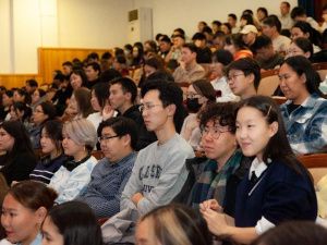 В День согласия в СВФУ первокурсников ознакомили с историей университета