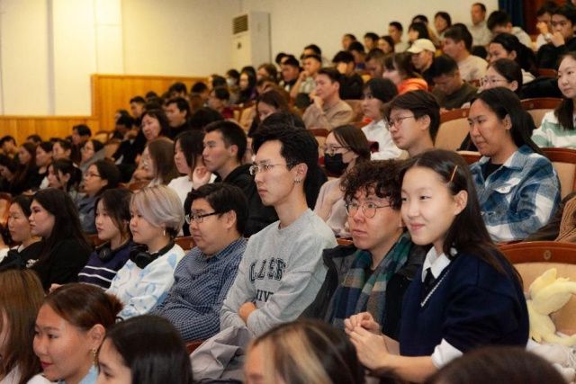 В День согласия в СВФУ первокурсников ознакомили с историей университета