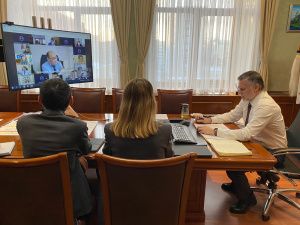 Кирилл Бычков провел планерное совещание с членами правительства Якутии