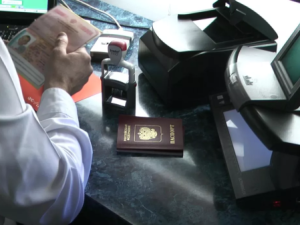 С 2026 года меняются правила выезда детей за границу: ФСБ опубликовало разъяснение