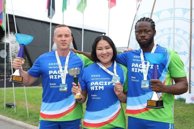 Атлеты из Ганы, Москвы и Якутии стали победителями турнира по якутскому многоборью "Тихоокеанский рубеж". Соревнования на призы Акционерной компании «Железные дороги Якутии»