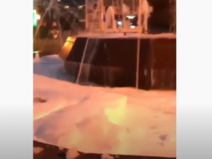 В Якутске неизвестные устроили "пенный фонтан"