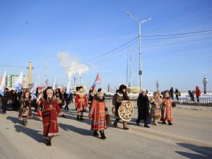 Народные мастера прошествовали по улицам Якутска