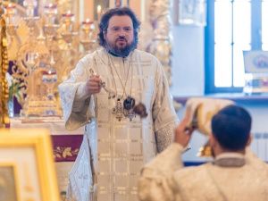 В Крещенский сочельник в Якутске прошла Божественная Литургия