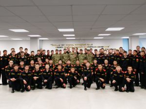 Сотрудники отдела специального назначения УФСИН «Белый медведь» провели урок мужества