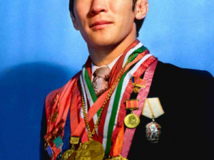 Правительством Якутии утверждён состав Оргкомитета в честь 75-летия Романа Дмитриева