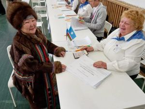 Жители Якутии с утра активно идут на выборы