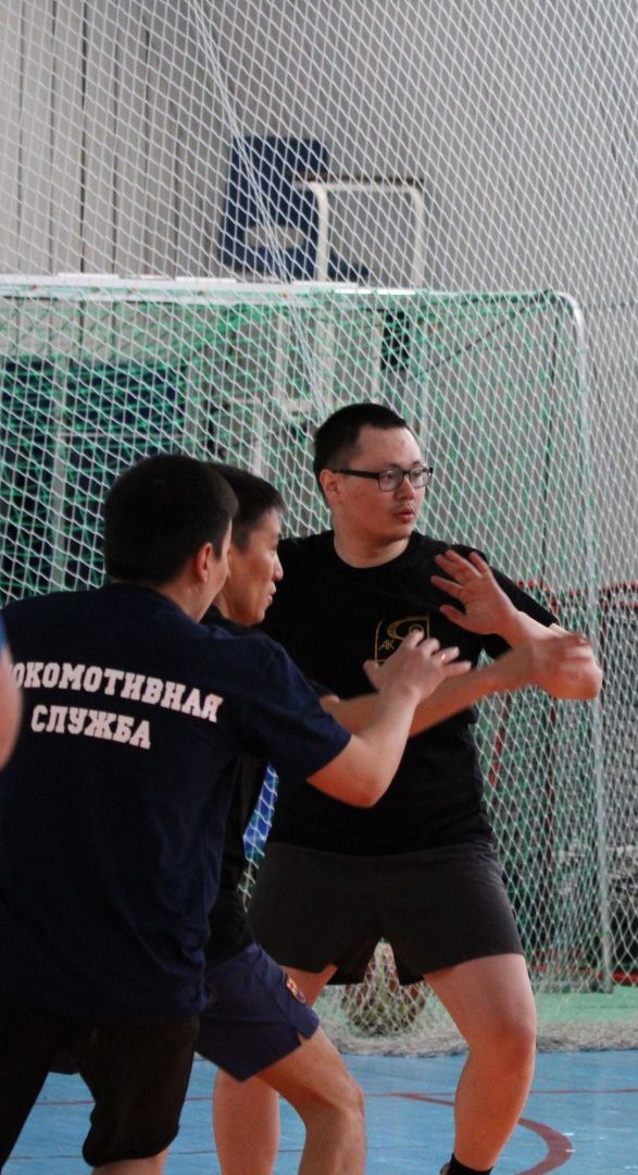 В ЖДЯ провели соревнования по стритболу