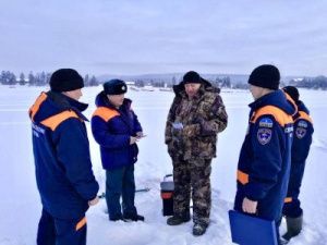 Более 5 тысяч разъяснительных бесед провели инспекторы ГИМС в рамках акции «Безопасный лед»