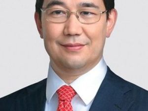 Айсен Николаев поздравляет с Днём российской науки