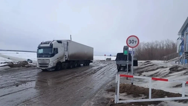 Переправы в режиме опасности: Когда закроют окончательно?