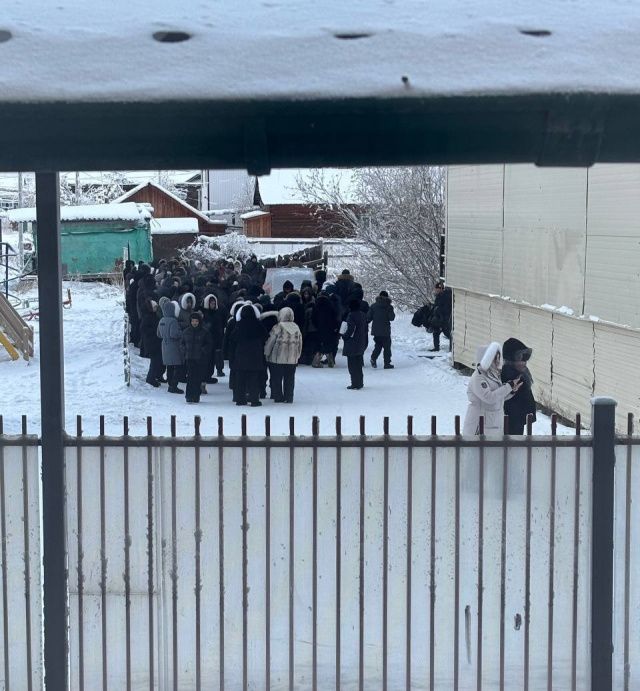 Срочная эвакуация: На месте работают все экстренные службы