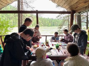 Две семьи из Якутии - участники межрегиональной программы "Мост через пропасть" в Горном Алтае