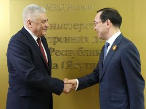 Министр МВД РФ прибыл в Якутск и встретился с главой Якутии