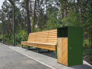 В исправительной колонии № 1 изготовлены скамейки и урны для Парка культуры и отдыха г. Якутска